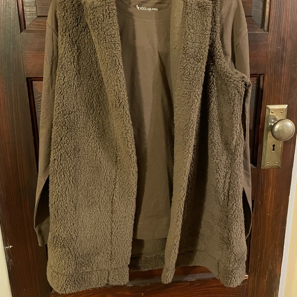 UGG Koolaburra Vest/Cardigan and Long-sleeve - Picture 4 of 4